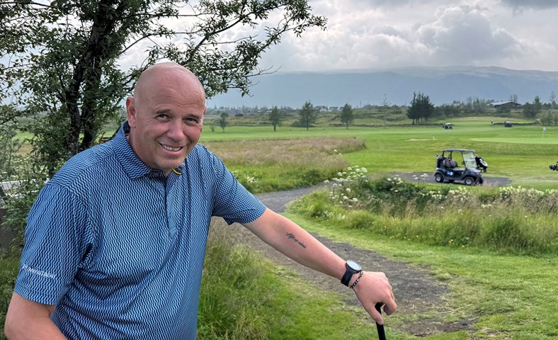 Drævaði í ruslatunnu og boltinn flaug fimmtíu metra afturábak