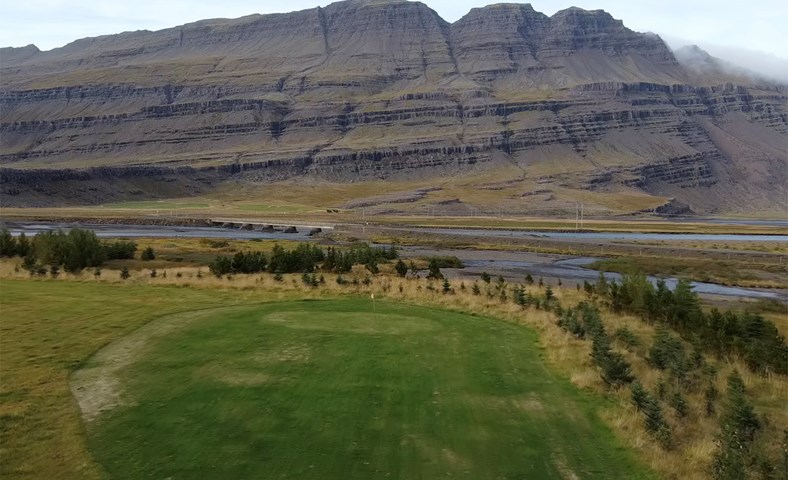 Nýr golfvöllur á Djúpavogi í vinnslu - fjórar fyrstu brautirnar voru opnaðar nýlega