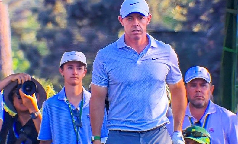 Rory í stuði á Masters - leiðir með sex höggum