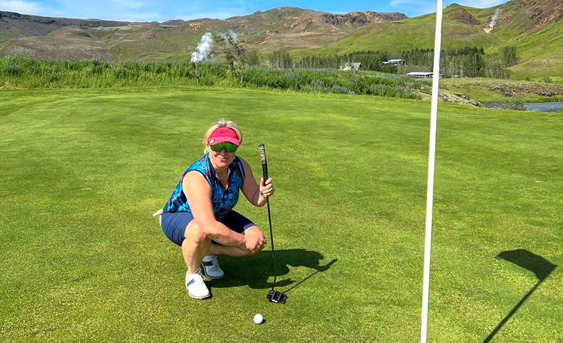 Eitt af markmiðunum að klára golfhring með sama boltanum